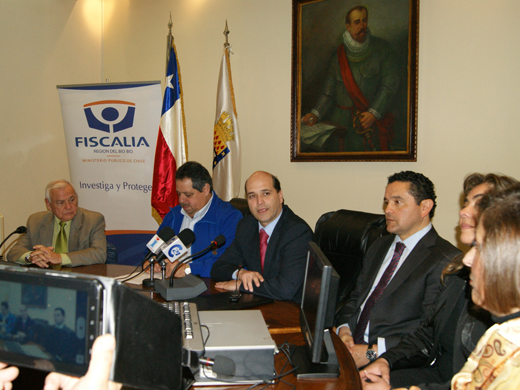 Fiscal regional, Julio Contardo, donó, a nombre de la Fiscalía, 20 computadores refaccionados a dos escuelas públicas de la comuna de Chillán