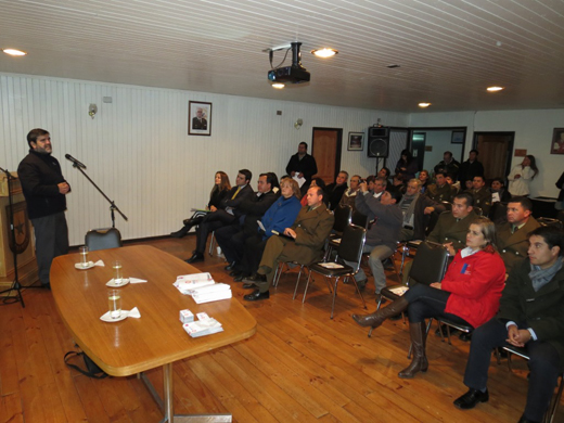 Fiscal jefe de Arauco, José Ortiz, impartió una charla a autoridades y dirigentes vecinales de la citada comuna