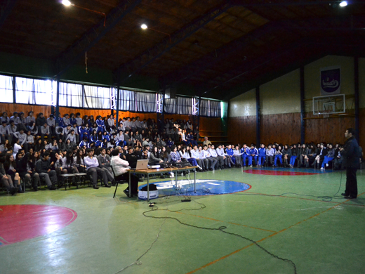 Fiscal Adjunto Eugenio Campos, imparte charla a los estudiantes del Liceo Juan Bautista Contardi sobre Responsabilidad Penal Adolescente.