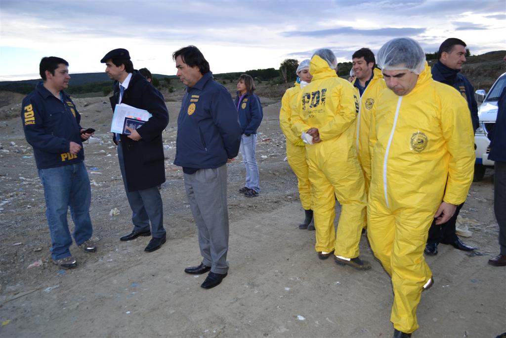 Excavaciones realizadas en el marco de la búsqueda del cuerpo de víctima de femicidio en Punta Arenas