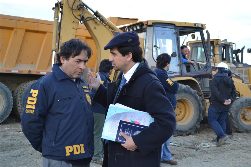 Excavaciones realizadas en el marco de la búsqueda del cuerpo de víctima de femicidio en Punta Arenas