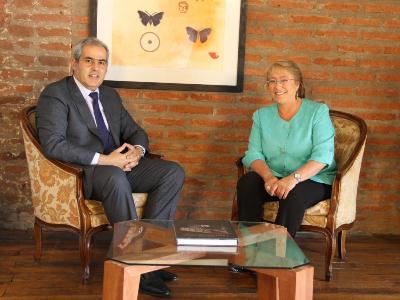 Sabas Chahuán junto a la Presidenta electa, Michelle Bachelet