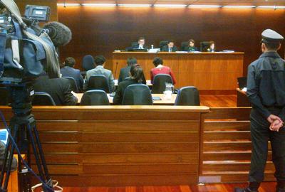 El inicio de la audiencia de juicio oral contra diez efectivos de la Policía de Investigaciones.