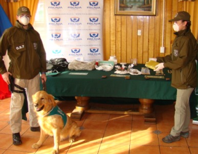 Uno de los imputados portaba 1 kilo 129 gramos de marihuana prensada y otro 3,4 gramos de la misma droga.