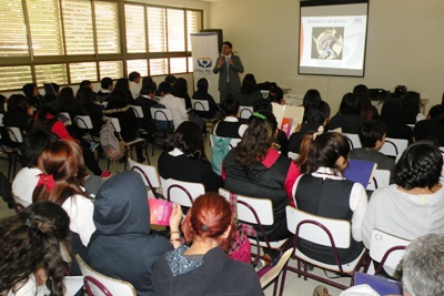 La charla estuvo dirigida a estudiantes