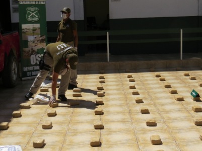 Exhibición de la droga decomisada.