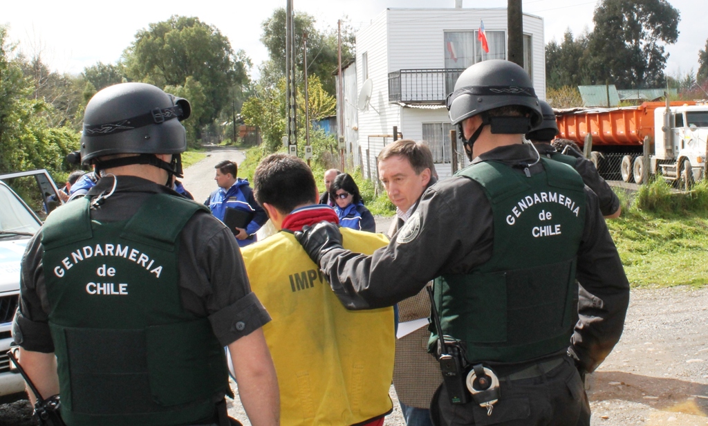 En la foto, la reconstitución de escena de esta causa, que fue dirigida por el fiscal Alejandro Ríos.