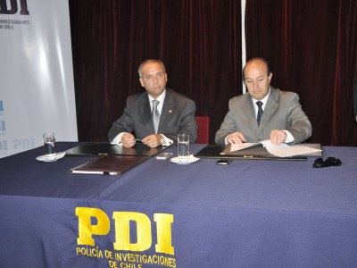 Las máximas autoridades de la Fiscalía y la PDI en Tarapacá firmaron el protocolo de colaboración.