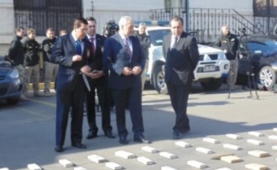 El Fiscal Regional Raúl Guzmán, supervisando los resultados del procedimiento.