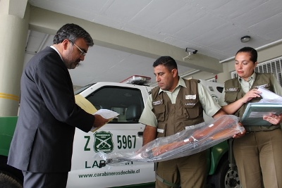 El fiscal Carlos Jiménez asumió en Los Vilos. En la foto junto a personal de Carabineros.