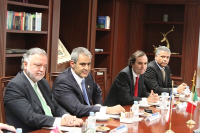 Embajador de Chile en México, Germán Guerrero, Fiscal Nacional, Sabas Chahuán, director de Unidad de Lavado de Dinero, Mauricio Fernández y  el director de la Unidad de Cooperación Internacional, Jorge Chocair