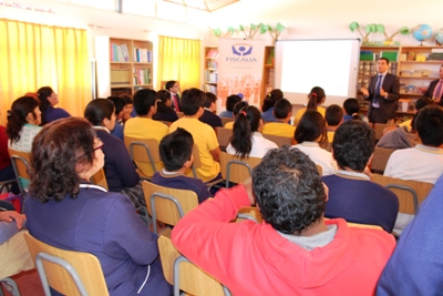 Estudiantes, vecinos y profesores de Quilitapia conversaron con la Fiscalía.