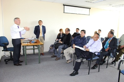 El fiscal Marcial Pérez y su equipo se reunió con los encargados de seguridad.