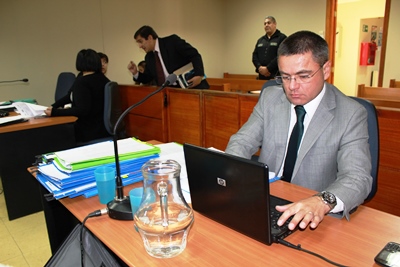El fiscal Luis Contreras de Coyhaique presentó diversas pruebas en el juicio oral. 