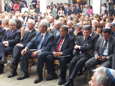 Fiscal Nacional junto a autoridades en celebración de Januca