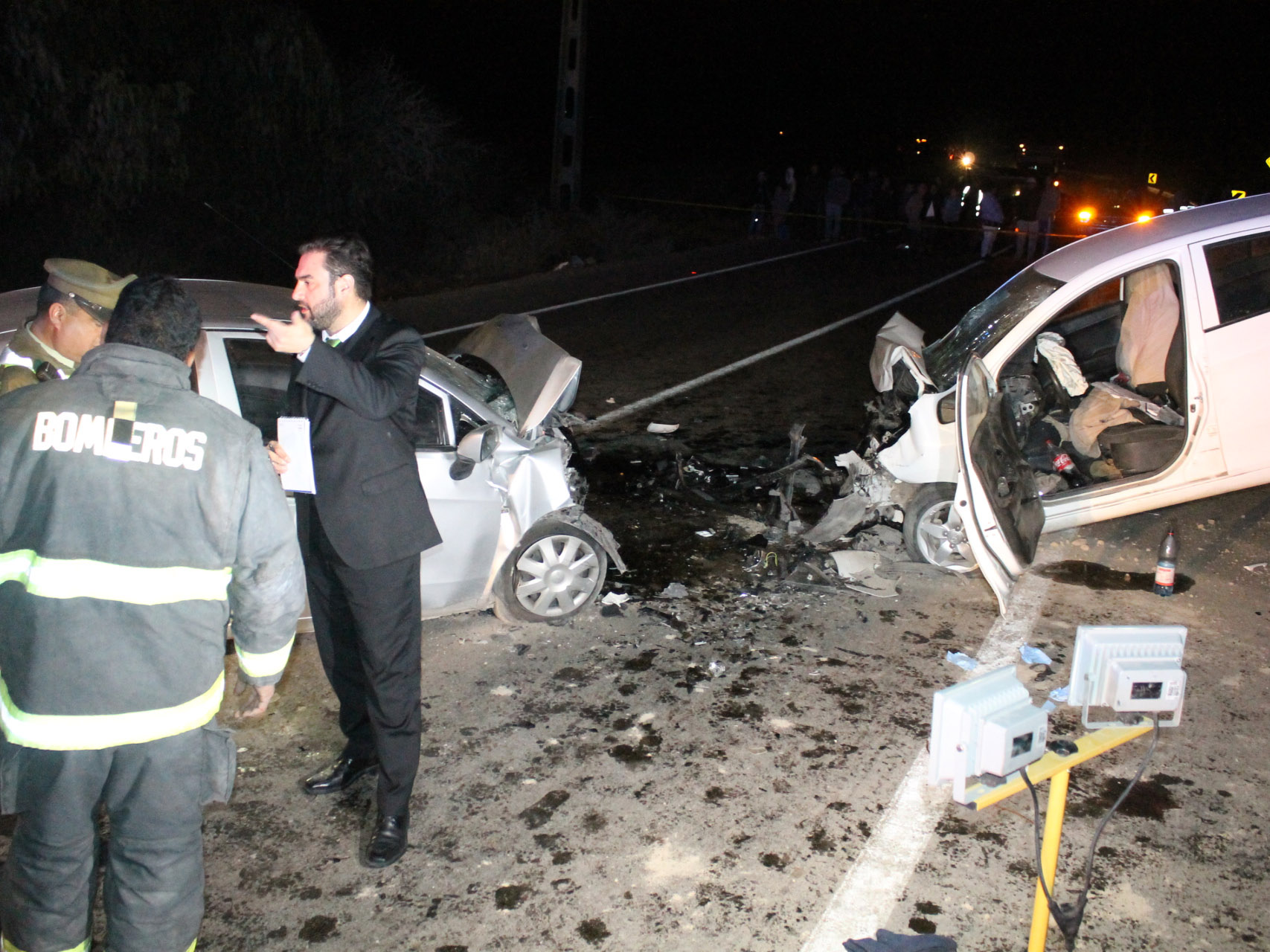 El fiscal Nicolás Zolezzi dirigió en el lugar del accidente las diligencias destinada a aclarar las causas del accidente.