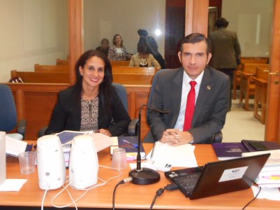Fiscal Juan Castro y abogado asistente Claudia Vega Vargas.
