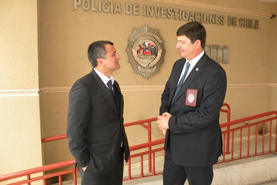 El fiscal Carlos Vidal (izquierda), investigó el caso junto con la Brigada Antinarcóticos