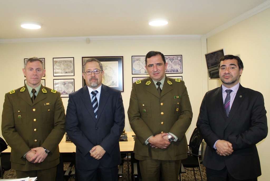 De izq. a der. General Haartmaan, Fiscal Regional Juan A. Meléndez, general Larrondo y Director Ejecutivo, Félix Inostroza