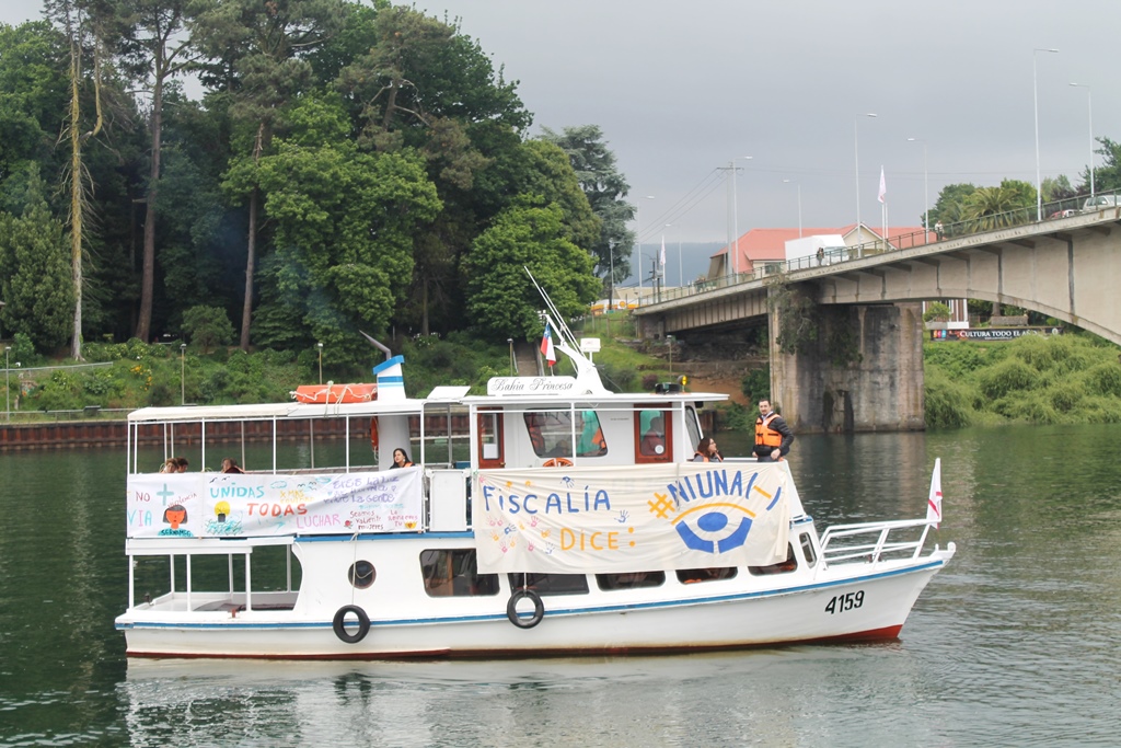 La Fiscalía instaló un lienzo en la embarcación Bahía Princesa