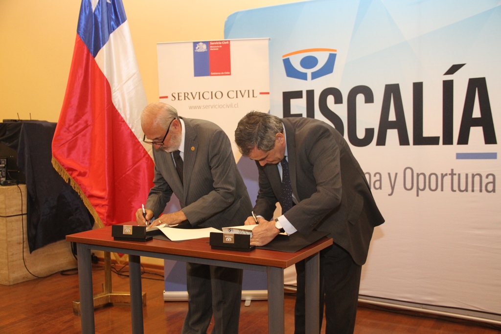 Autoridades firman convenio