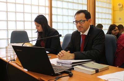 Durante el juicio oral el fiscal Christian González estuvo acompañado por la abogada asistente Andrea Díaz.