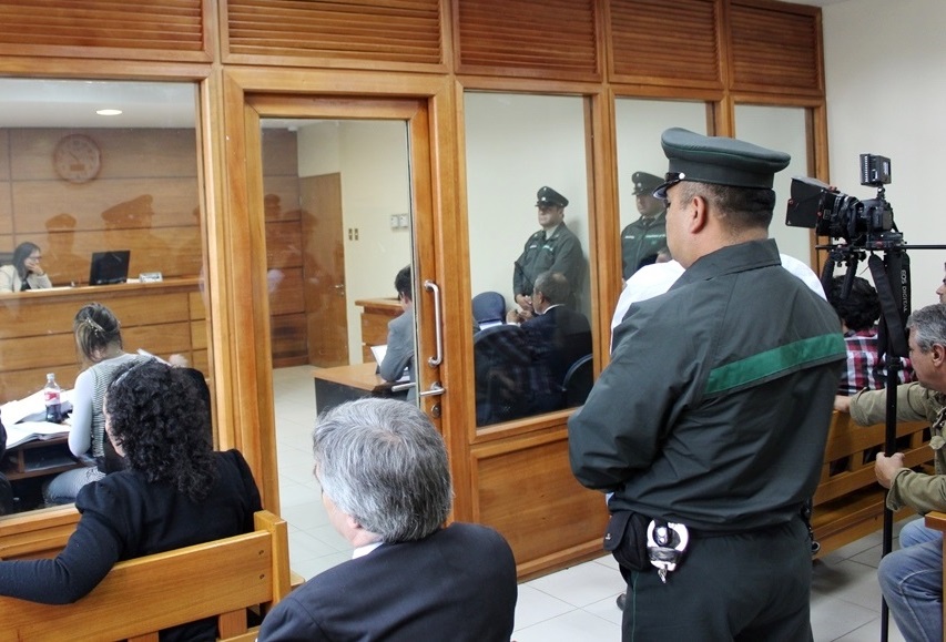 La Fiscalía de Valdivia formalizó al imputado por tres delitos.
