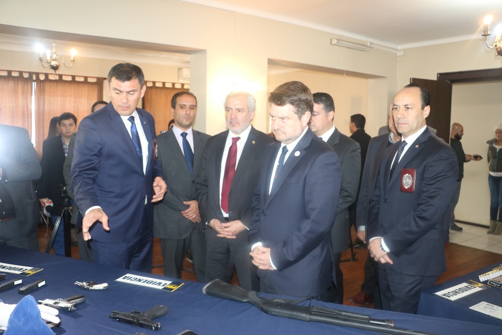 El resultado del procedimiento fue relevado por el Fiscal Regional Metropolitano Sur, Raúl Guzmán