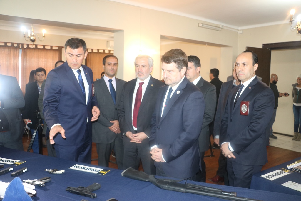 El resultado del procedimiento fue relevado por el Fiscal Regional Metropolitano Sur, Raúl Guzmán