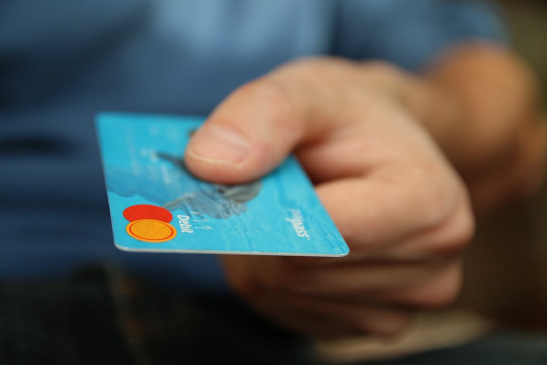 El aumento del uso de las tarjetas de crédito y débito ha aumentado en los últimos tres años.
