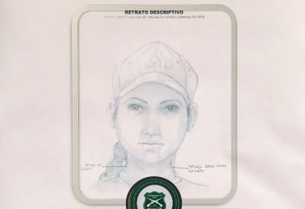 Este es el retrato hablado de la mujer que elaboró Carabineros con los testimonios de las víctimas e imágenes de cámaras de seguridad.