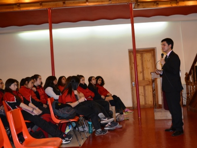 charla alumnas María Auxiliadora