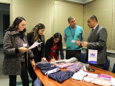 En el Hospital "Augusto Riffart" de Castro se entregó ropa para menores víctimas.