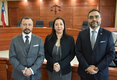 De izquierda a derecha, los abogados Carlos Palma, Ximena Gutiérrez y Francisco Ortega.