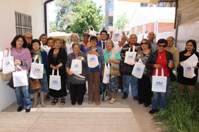 Los adultos mayores asistentes tuvieron una muy activa participación en esta actividad.  