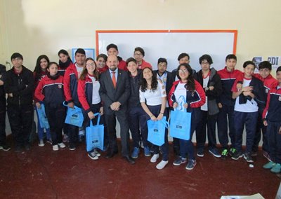 Escolares de Chañaral recibieron educativa charla de parte del fiscal Marcelo Torres.  