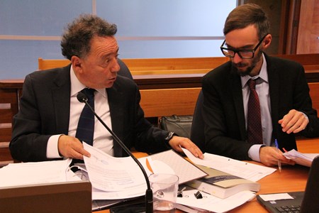 Fiscal Alejandro Vidal Baeza junto a querellante Jorge Cabargas Schultz