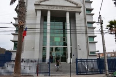 Los menores declararon en una sala especial del Tribunal Oral de Arica.