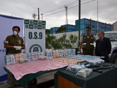 Este fue el dinero en efectivo encontrado en la casa del jefe de la organización al momento de ser detenido.