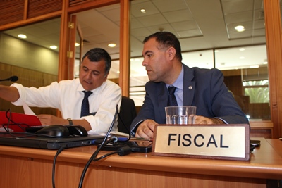 El fiscal Claudio Correa, (a la derecha) llevó el caso a juicio oral.