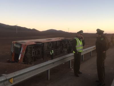 Bus de Pullman Bus volcó a la altura del kilómetro 1090