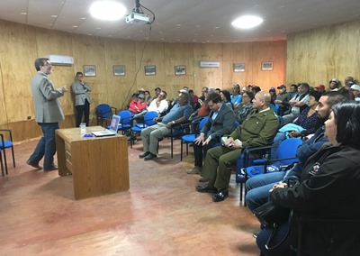 La jornada de interacción contó con un gran interés de los habitantes de esta caleta pesquera.