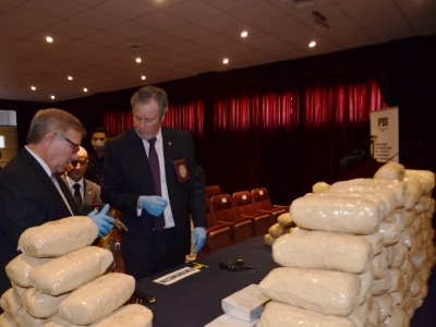 Armas de fuego y más de 147 kilos de cocaína fueron incautados tras un año de investigación.