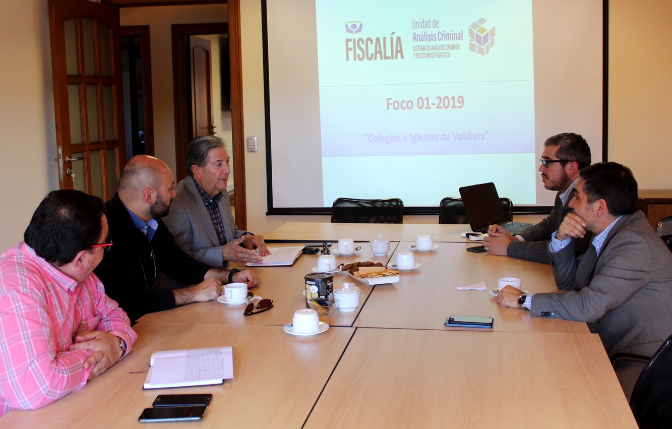 El fiscal Carlos Bahamondes sostuvo una reunión de coordinación el viernes pasado con el jefe del DAEM de Valdivia