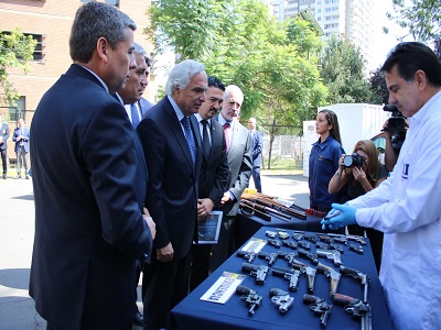 El fiscal Raúl Guzmán, junto al jefe de SACFI, Patricio Rosas, el ministro del Interior, Andrés Chadwick y el director de la PDI, Héctor Espinosa.
