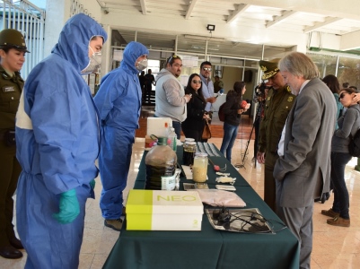 Las autoridades inspeccionan el decomiso de un laboratorio para elaborar drogas sintéticas