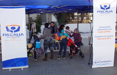 El público se acercó a solucionar dudas en la Plaza de la Justicia