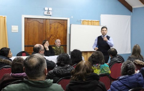 Charla Vecinos y Fiscal Eugenio Campos