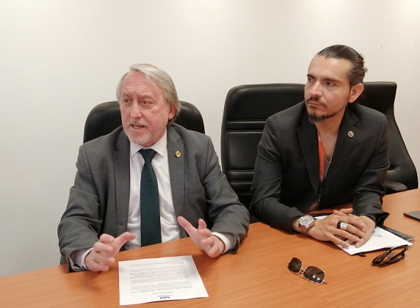 Fiscal Regional de Antofagasta, Alberto Ayala junto al Fiscal Sacfi Antofagasta, Juan Castro.