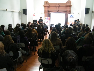 Más de cien asistentes participaron en la actividad en los salones de la Municipalidad de Pudahuel.